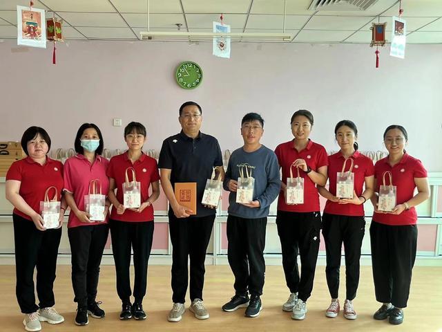 济南市启明星儿童康复中心开展教师节爱心关怀活动