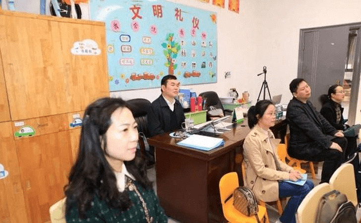 常德市第六中学开展观摩学习暨“赓续初心 传递爱心”师德教育活动