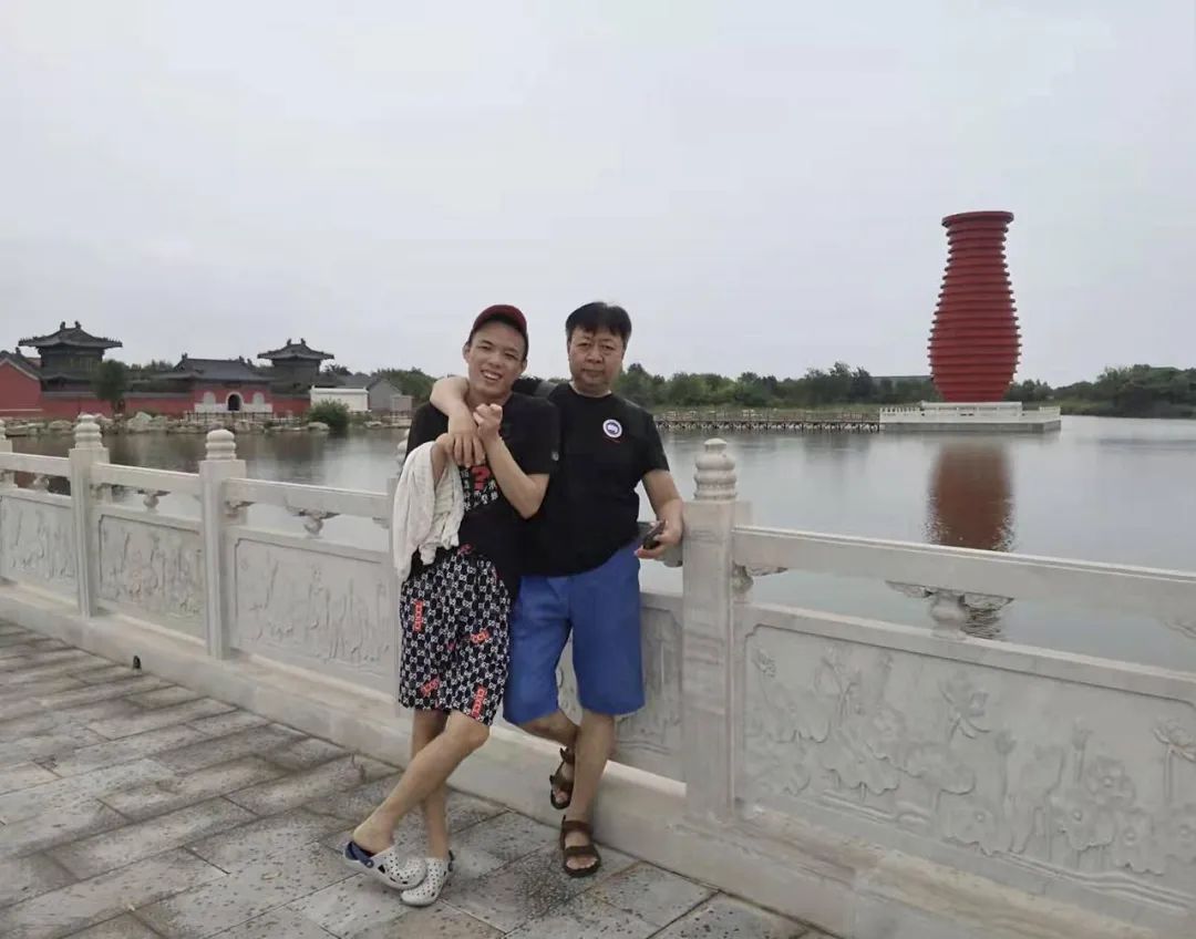 老马和儿子马昕 老马和儿子马昕