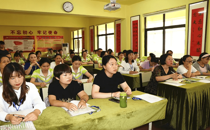 泗县惠残儿童康复机构阳光培智学校举办第一期残疾儿童家长康复知识培训班