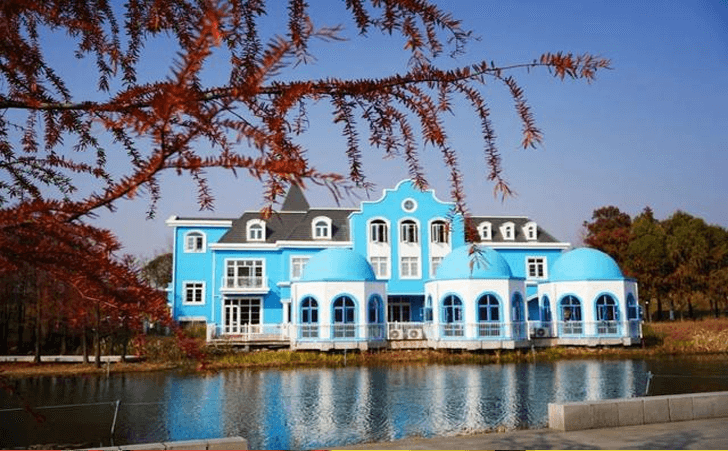 闵行文化公园里的蓝色城堡——孤独症群体的活动和辅助治疗空间