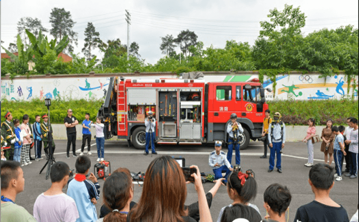 黔南州特殊教育学校开展消防演习