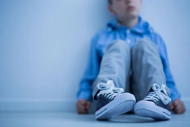 不同年龄段孤独症儿童