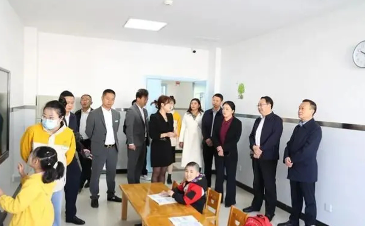 莅临通江县残疾儿童康复中心指导工作