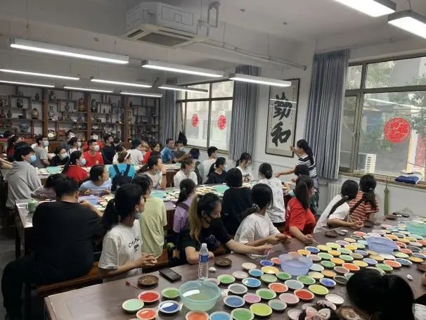 艺术设计系学子实习现场 艺术设计系学子实习现场