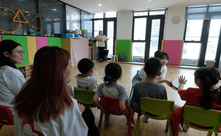 遨森志愿者来到江北区橄榄树儿童发展中心开启自闭症助教服务