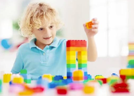 如何教自闭症儿童学习规律排列？