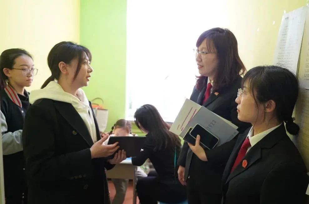 县检察院赴三原县特殊教育学校开展公益活动