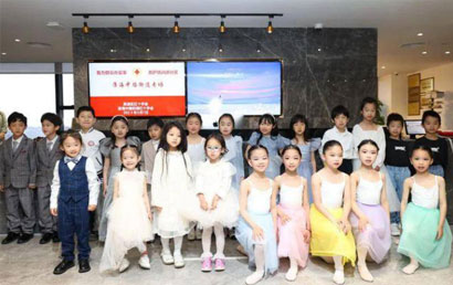 上海淮海中路街道开展时装秀关爱自闭症儿童暖心公益活动
