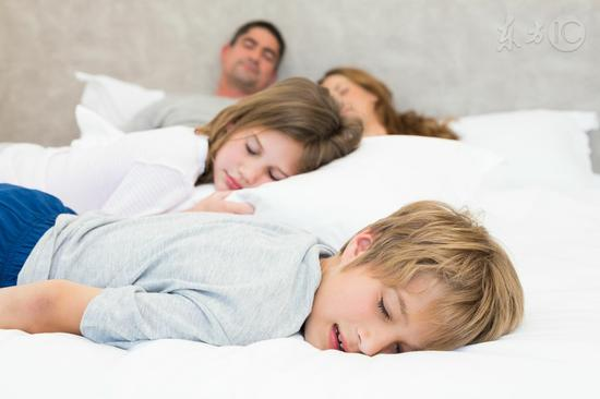 如何帮助自闭症儿童改善睡眠？