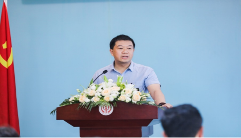 中国精神残疾人及亲友协会副主席、秘书长、孤独症工作委员会主任郭德华博士发表致辞