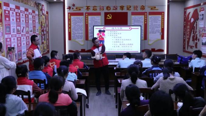临汾市特殊教育学校引导他们学会各种劳动职业技能