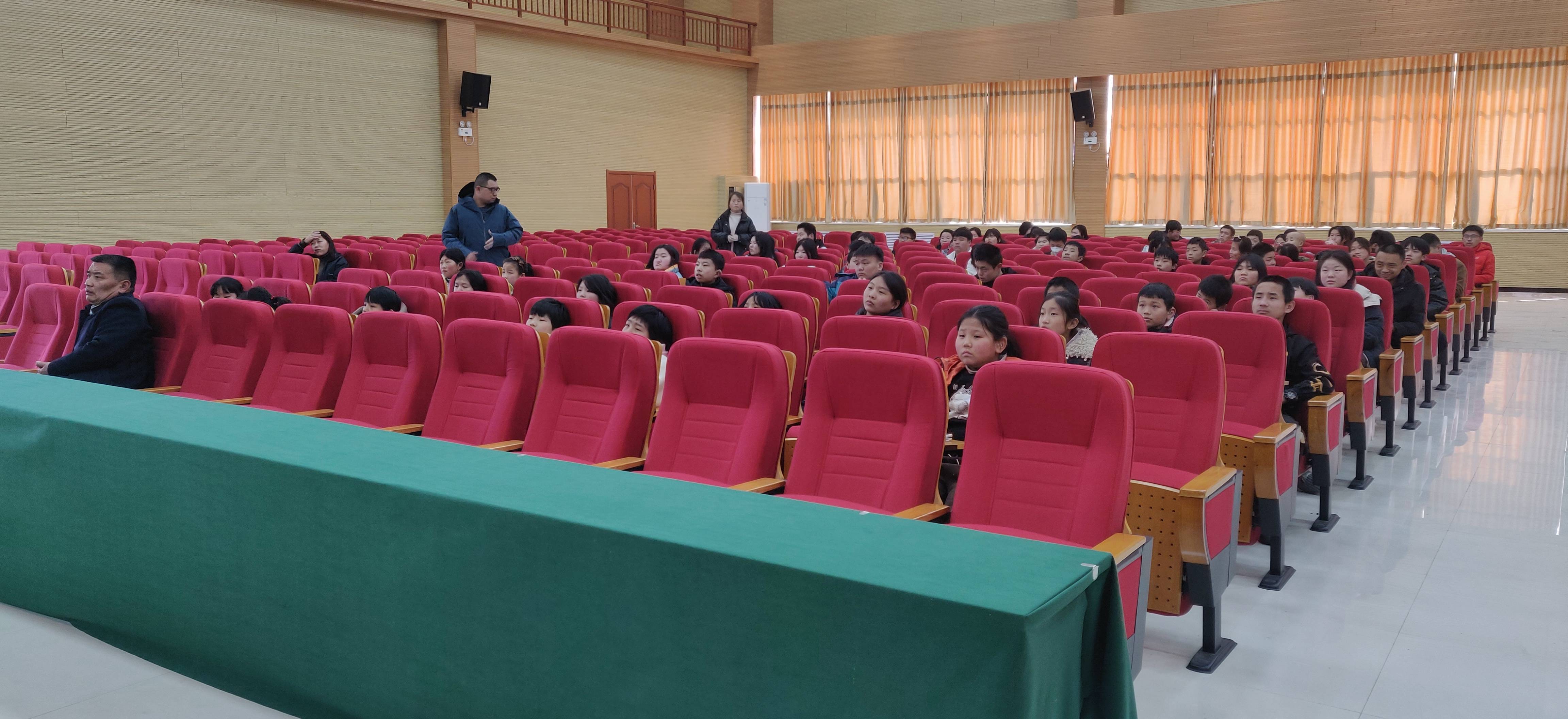 濮阳市特殊教育学校举办“周末观影”活动 