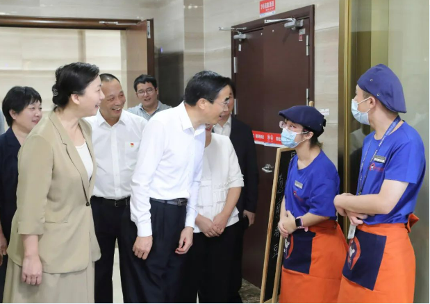 中国残联主席程凯在浙江宣讲中国残联八代会精神，并走访孤独症青年就业中心等助残机构