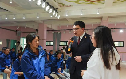 汶川县人民检察院来到汶川县特殊教育学校开展安全教育法治课