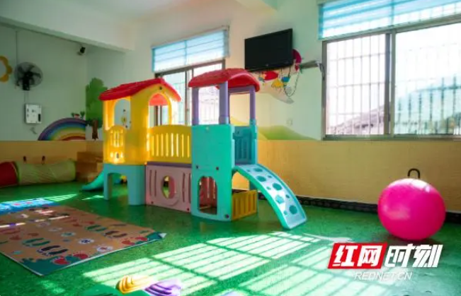 醴陵市孤独症儿童康复中心点亮自闭症孩子的“孤独世界”