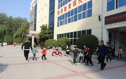 菏泽市特殊教育中心开展地震应急演练