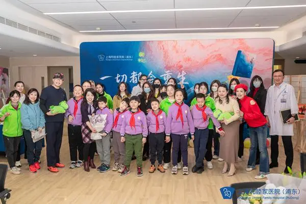 上海青聪泉儿童智能培训中心举办画展，用独特的方式表露心声