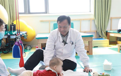 湖北省第三人民医院儿童脑病康复科：梁松的爱心行迹