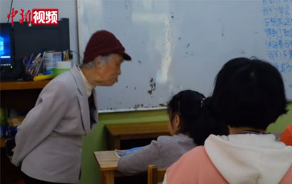 81岁育才特教学校校长胡惠月致力于特殊教育，希望特殊儿童能自力更生