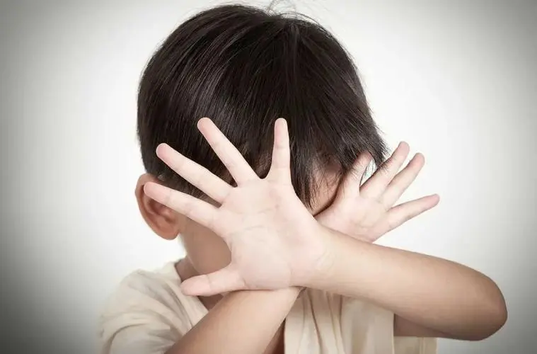 家庭干预：如何提高自闭症孩子的模仿能力？