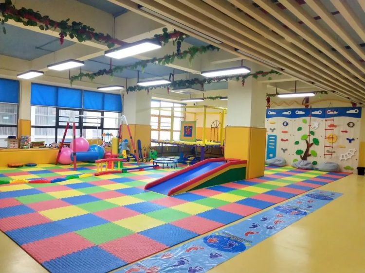 深圳爱加爱儿童发展中心感统训练室