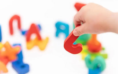 如何进行自闭症儿童的语言训练？