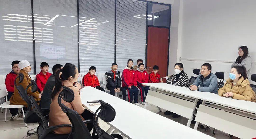 临西县特殊教育学校到临西县润乡云计算有限公司开展研学实践活动