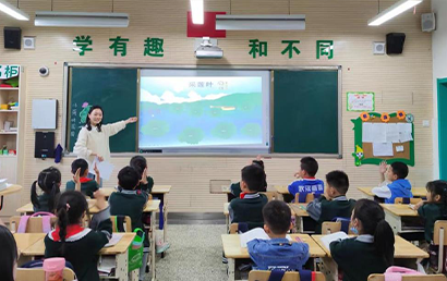 武汉经济技术开发区邹莹莹老师帮助患阿斯伯格综合征孩子融入集体