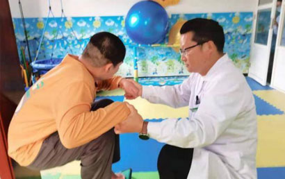 李鹏飞采用中西医结合方式救治6300多位脑瘫患者