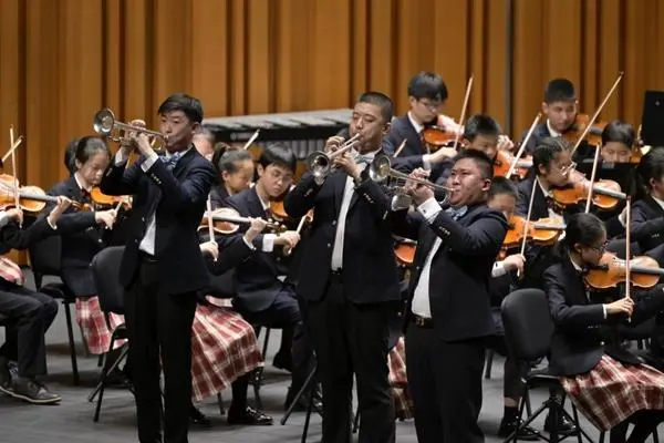 上海自闭症少年登上澳门青交音乐节舞台感动全场