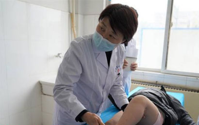 镇雄县人民医院开展残疾儿童救助工作