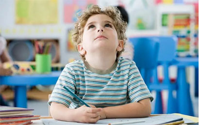 自闭症家庭干预的最佳实践是什么？针对儿童还是成人更有效？