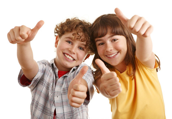 如何教自闭症儿童通过手势沟通表达？