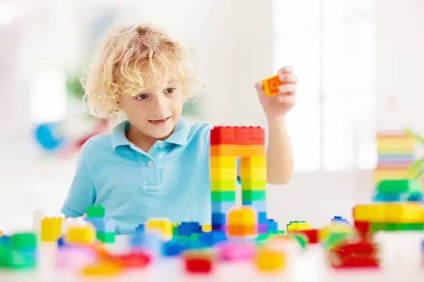 如何教自闭症儿童学习规律排列？